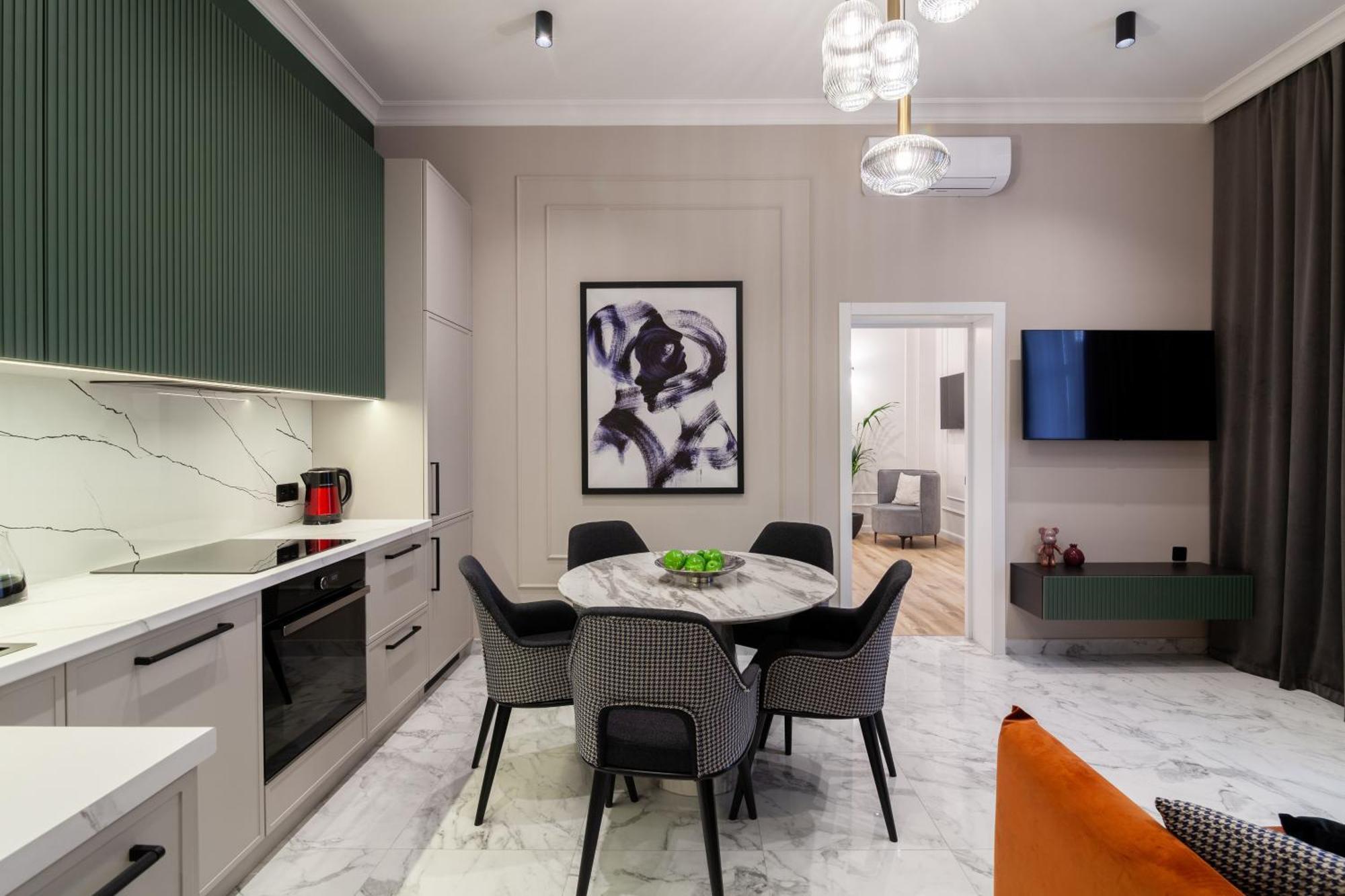 Leogrand Apartments On Franka 35 Lviv Exterior photo