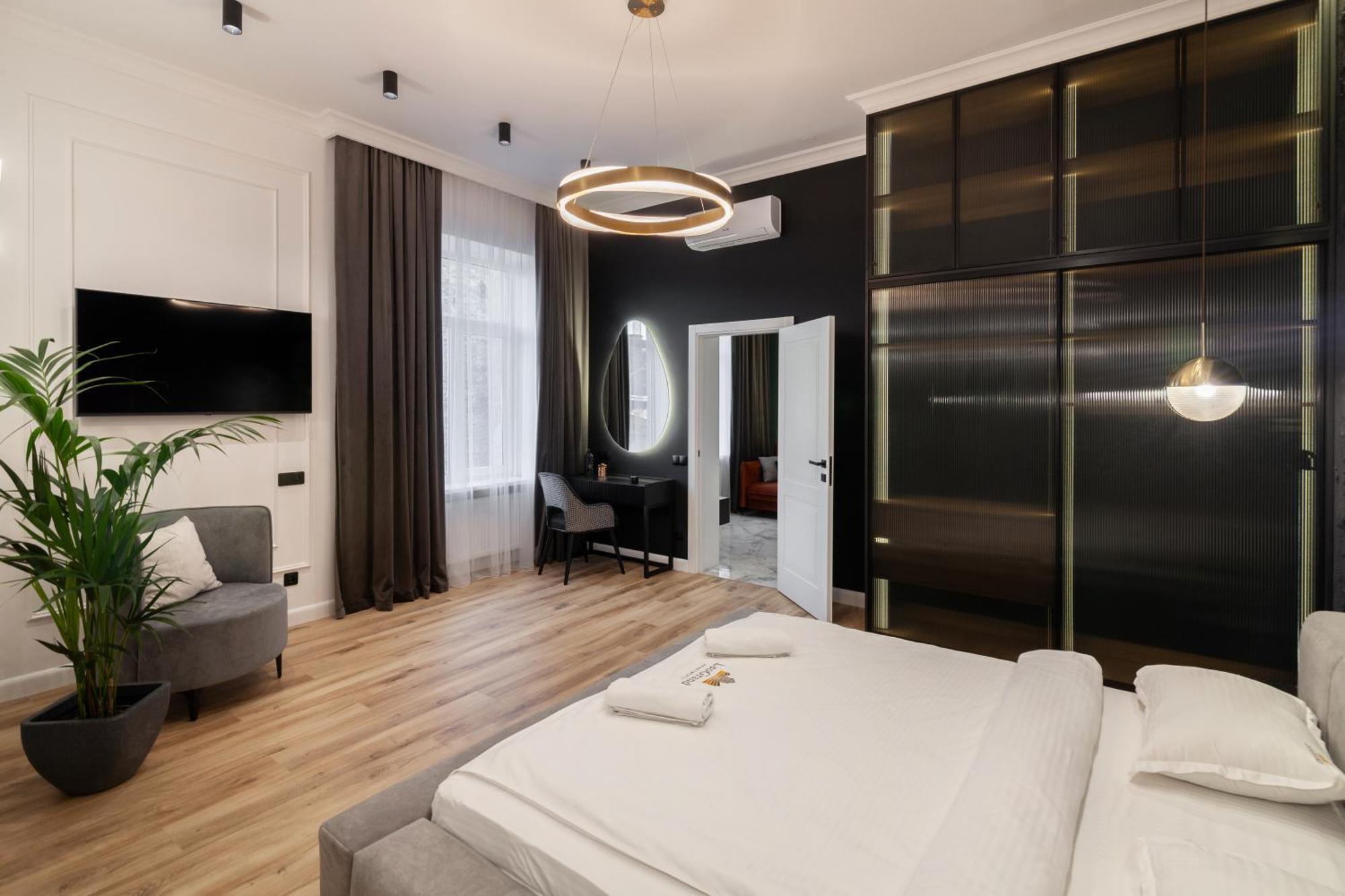 Leogrand Apartments On Franka 35 Lviv Exterior photo