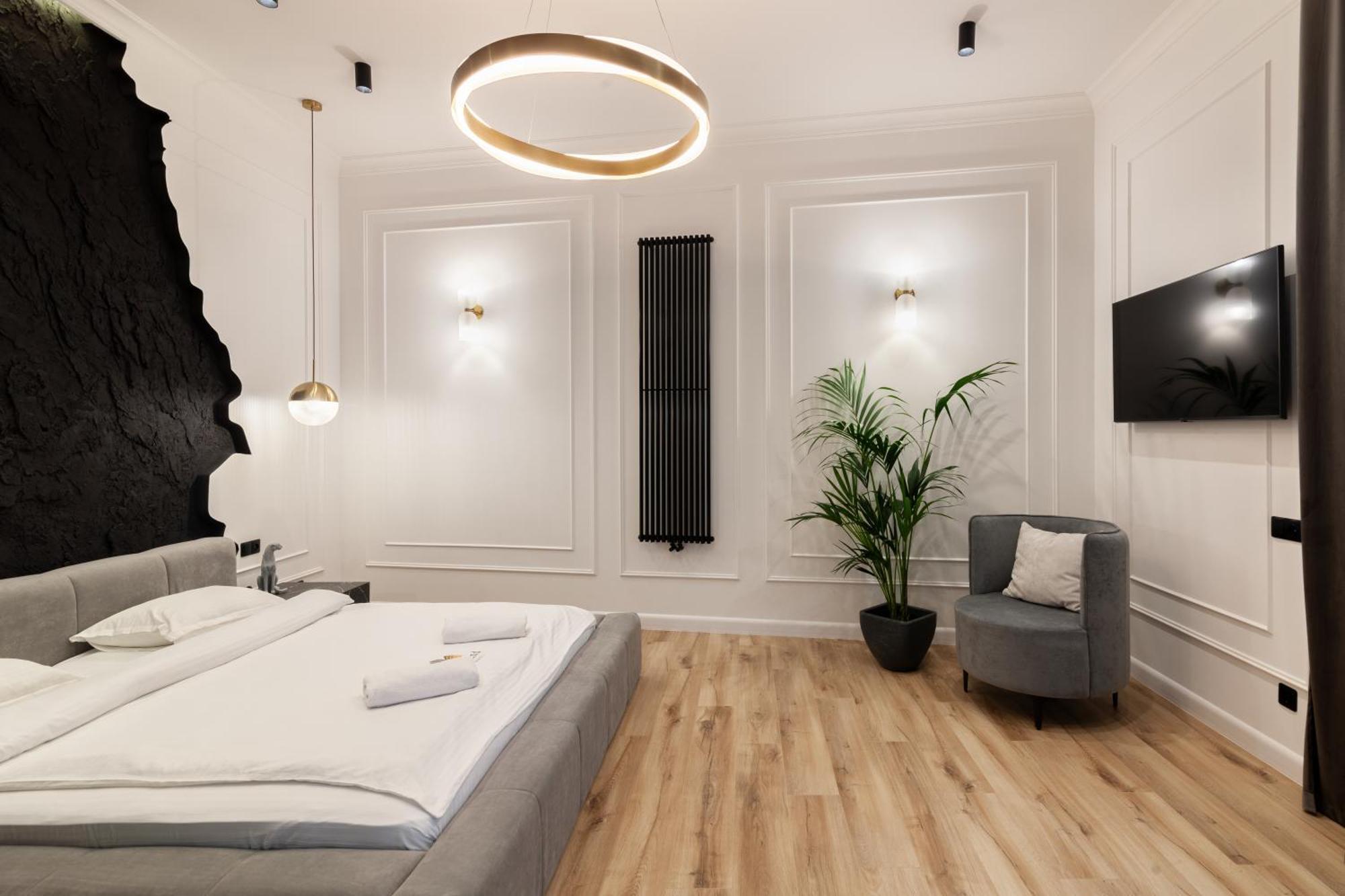 Leogrand Apartments On Franka 35 Lviv Exterior photo